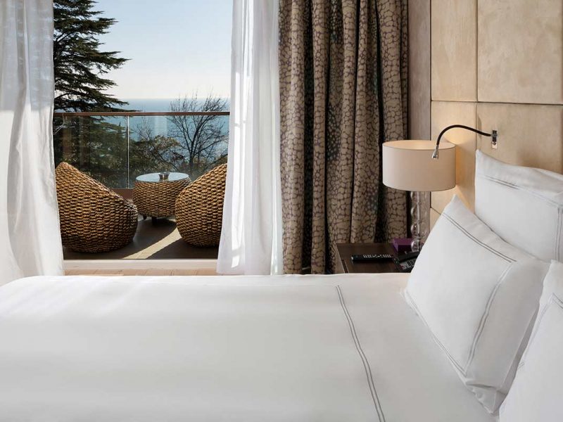 Swissotel_Sochi_rooms_signature_Suite_gallery06
